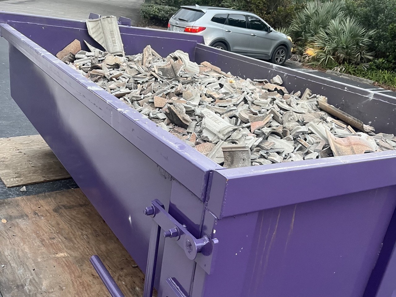 Chickadee offers reliable and affordable Port Saint lucie dumpster rental services for all your home and business needs